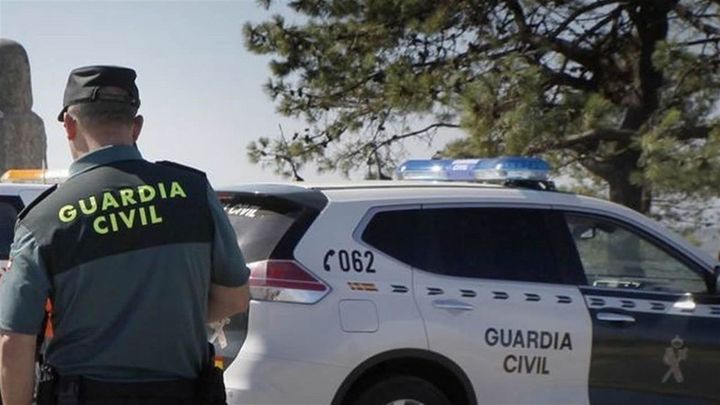 La Guardia Civil interviene más de 350 kilos de marihuana y detiene a tres personas como presuntos cabecillas,
