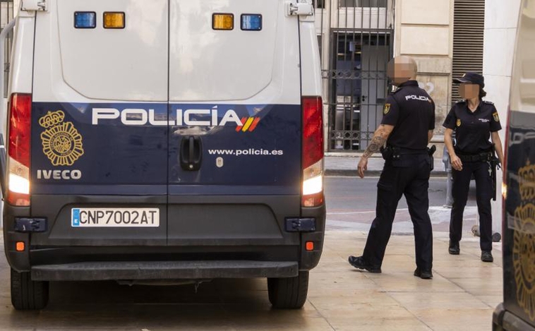 Cárcel para dos hombres por violar, robar y golpear a una prostituta junto a una playa de Alicante