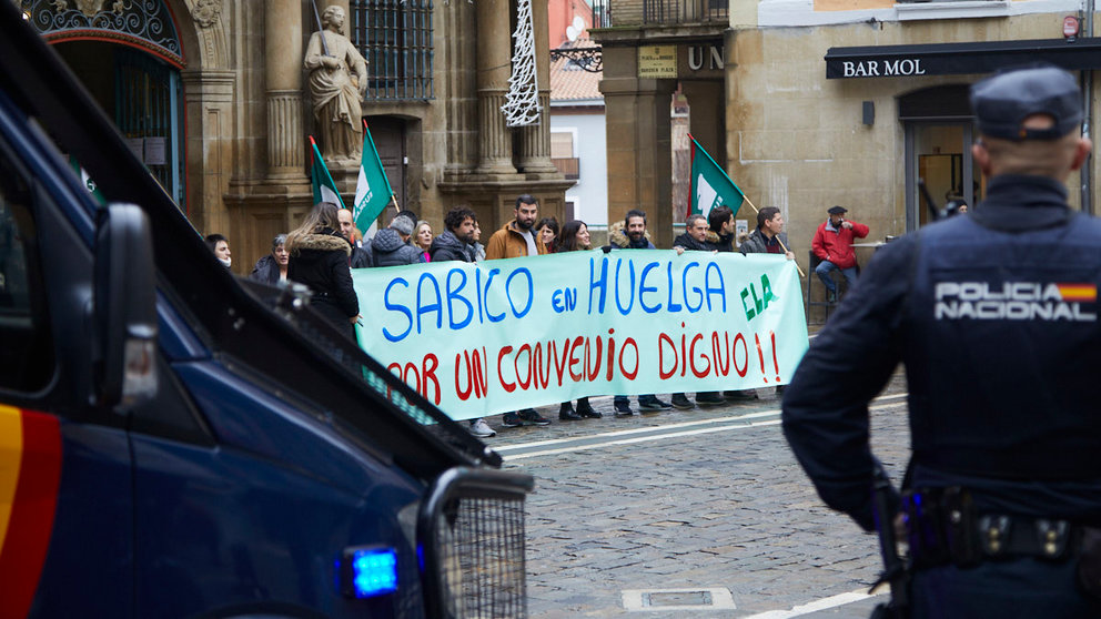 Trabajadores de Sabico prorrogan la huelga durante todo el mes de Enero
