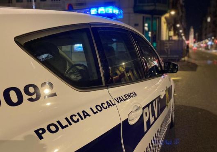 Detenido por atentar contra un policía tras intentar pagar en un restaurante con una tarjeta ajena en Valencia