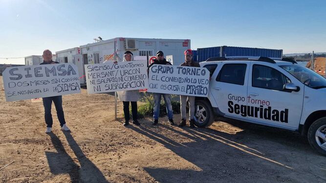 Vigilantes de seguridad en lucha: denuncian impago de nóminas en la planta fotovoltaica Berrocal de Gerena